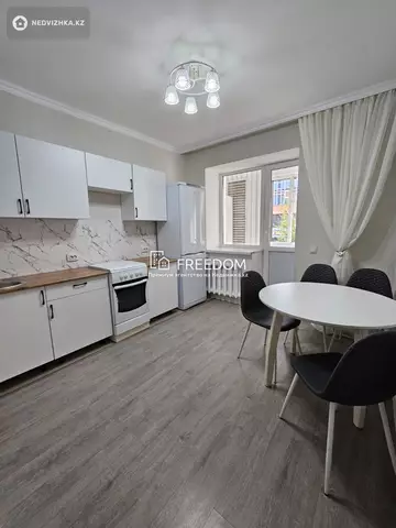 1-комнатная квартира, этаж 2 из 8, 40 м²