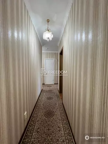 3-комнатная квартира, этаж 4 из 18, 73 м²