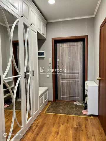 2-комнатная квартира, этаж 8 из 9, 56 м²