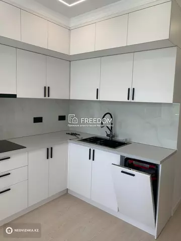 2-комнатная квартира, этаж 17 из 19, 53 м²