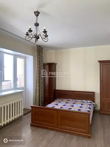 2-комнатная квартира, этаж 2 из 14, 61 м²