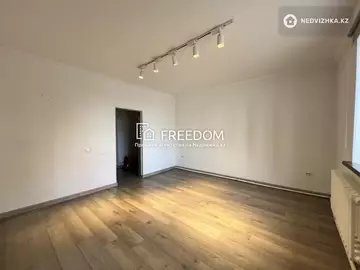 3-комнатная квартира, этаж 1 из 5, 80 м²