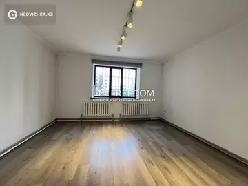 3-комнатная квартира, этаж 1 из 5, 80 м²