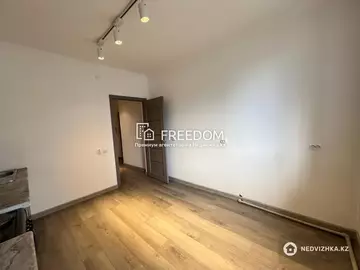 3-комнатная квартира, этаж 1 из 5, 80 м²