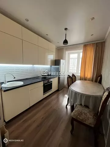 1-комнатная квартира, этаж 5 из 10, 35 м²