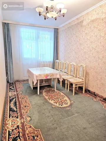 4-комнатная квартира, этаж 1 из 9, 100 м²