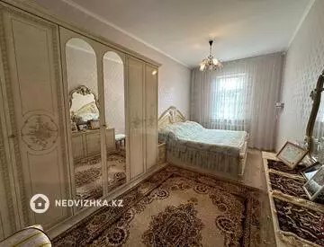 4-комнатная квартира, этаж 2 из 5, 100 м²