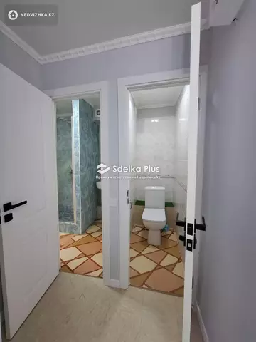 2-комнатная квартира, этаж 4 из 5, 64 м²