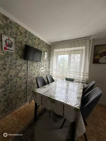 3-комнатная квартира, этаж 4 из 5, 65 м²