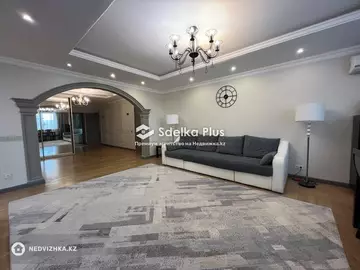 4-комнатная квартира, этаж 7 из 9, 172 м²