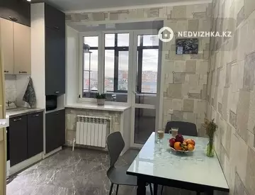 2-комнатная квартира, этаж 3 из 4, 62 м²