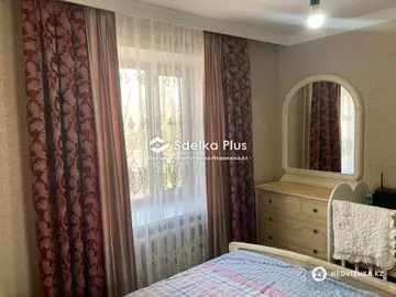 3-комнатная квартира, этаж 3 из 5, 62 м²