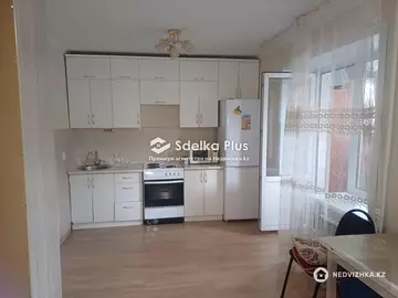 1-комнатная квартира, этаж 3 из 5, 37 м²