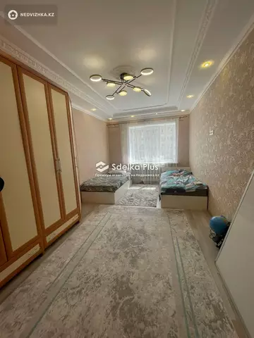 3-комнатная квартира, этаж 4 из 7, 80 м²