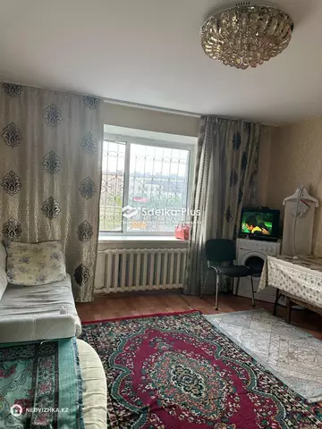 1-комнатная квартира, этаж 1 из 12, 35 м²