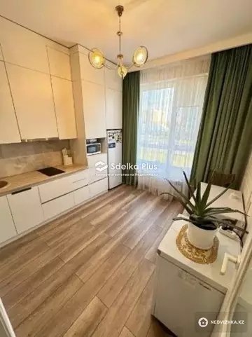 1-комнатная квартира, этаж 3 из 12, 38 м²