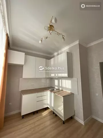 1-комнатная квартира, этаж 9 из 17, 38 м²