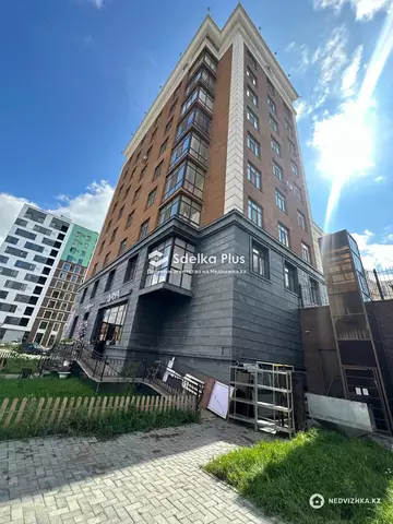 4-комнатная квартира, этаж 6 из 10, 82 м²