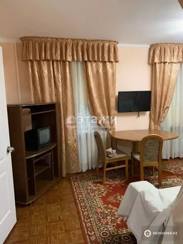 3-комнатная квартира, этаж 2 из 5, 60 м², на длительный срок