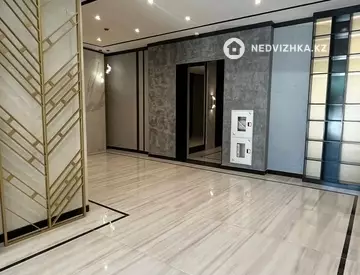 2-комнатная квартира, этаж 3 из 12, 82 м²