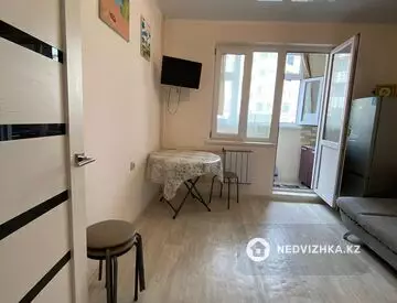 1-комнатная квартира, этаж 2 из 12, 38 м²