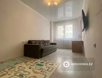 1-комнатная квартира, этаж 2 из 12, 38 м²