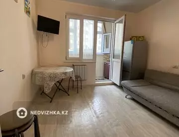 1-комнатная квартира, этаж 2 из 12, 38 м²