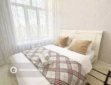 2-комнатная квартира, этаж 6 из 10, 56 м², посуточно