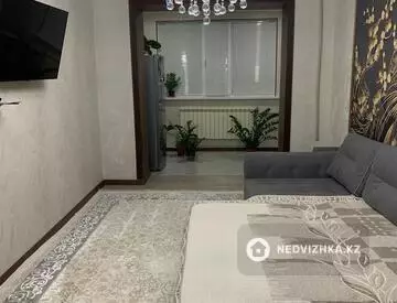 4-комнатная квартира, этаж 4 из 5, 77 м²