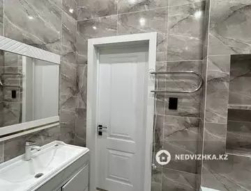 2-комнатная квартира, этаж 4 из 6, 84 м²