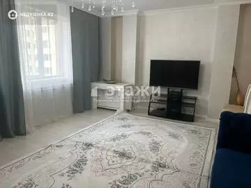 3-комнатная квартира, этаж 3 из 10, 103 м²