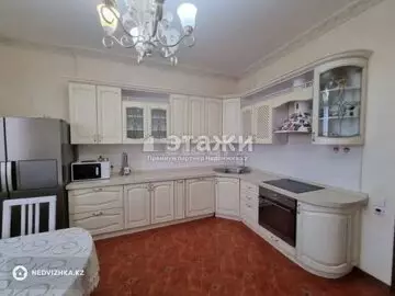 4-комнатная квартира, этаж 5 из 12, 165 м²