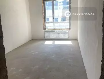 2-комнатная квартира, этаж 2 из 9, 75 м², на длительный срок