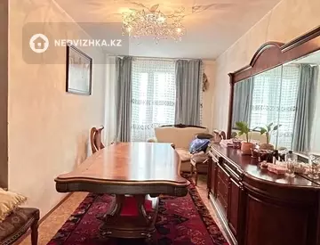 4-комнатная квартира, этаж 1 из 9, 100 м²