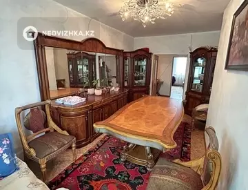 4-комнатная квартира, этаж 1 из 9, 100 м²