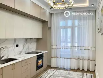 2-комнатная квартира, этаж 8 из 12, 76 м²