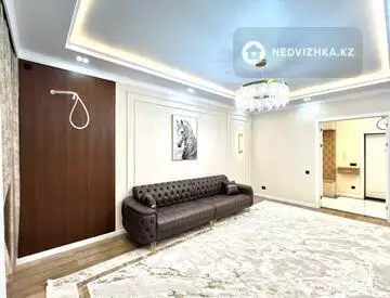 2-комнатная квартира, этаж 8 из 12, 76 м²