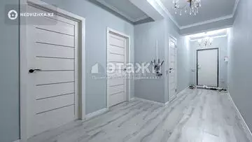 3-комнатная квартира, этаж 10 из 10, 93 м²