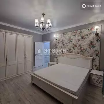 3-комнатная квартира, этаж 6 из 12, 82 м², на длительный срок