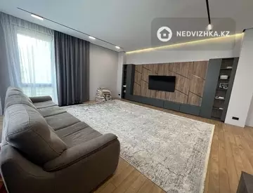 4-комнатная квартира, этаж 2 из 3, 219 м²