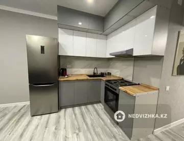 2-комнатная квартира, этаж 8 из 10, 48 м²