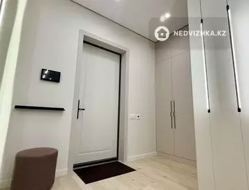 1-комнатная квартира, этаж 14 из 22, 60 м², на длительный срок