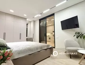 1-комнатная квартира, этаж 14 из 22, 60 м², на длительный срок