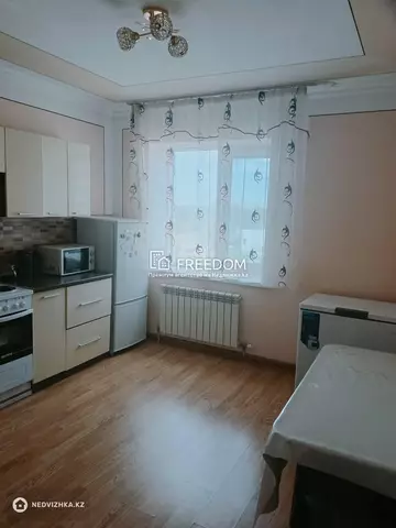 1-комнатная квартира, этаж 8 из 19, 45 м²