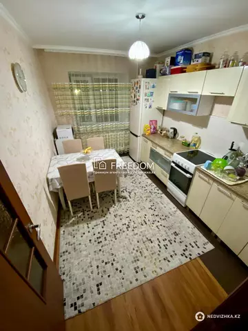 3-комнатная квартира, этаж 4 из 8, 70 м²