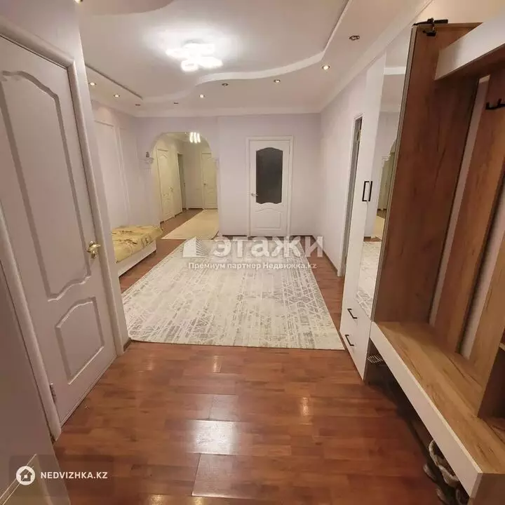 130 м², 4-комнатная квартира, этаж 9 из 9, 130 м², изображение - 1