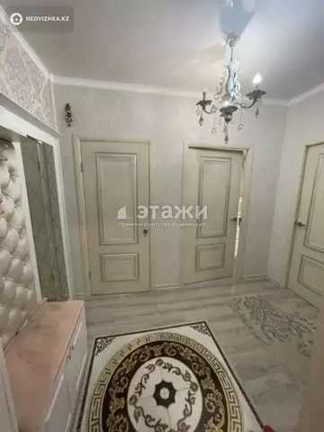 2-комнатная квартира, этаж 3 из 5, 60 м²