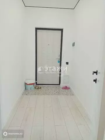 2-комнатная квартира, этаж 8 из 9, 39 м²