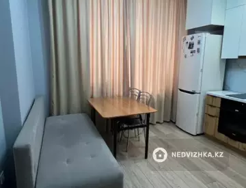 1-комнатная квартира, этаж 3 из 12, 45 м²