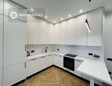 2-комнатная квартира, этаж 13 из 18, 80 м²